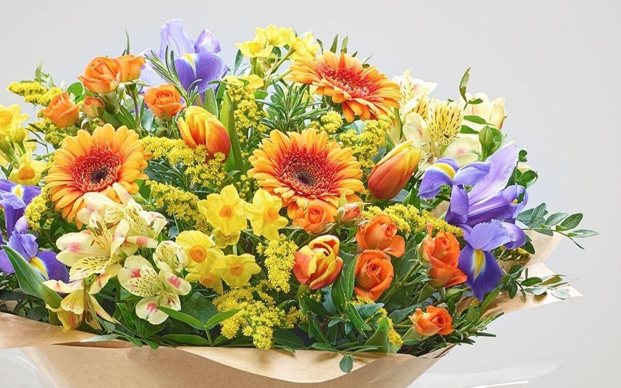 Add-a-subheading-25-spring-bouquet