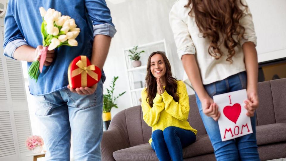 Cute-suprise-birthday-gift-from-partner-and-daughter