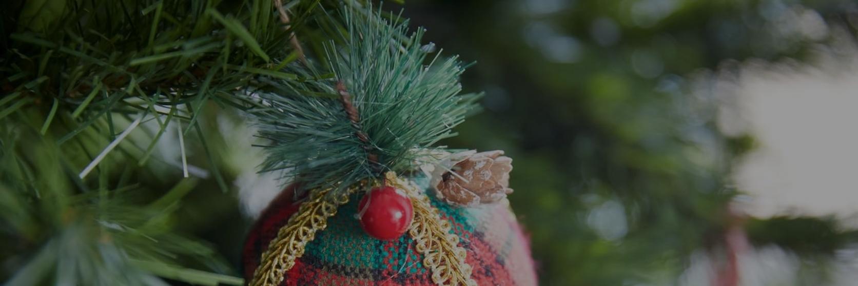 Diy-christmas-tree-decorations-1