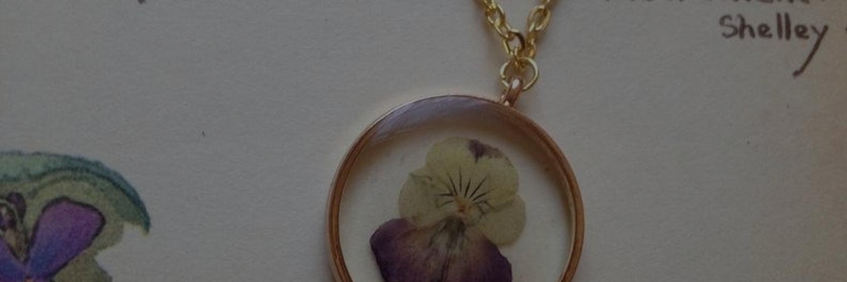 Etsy-Flower-necklace