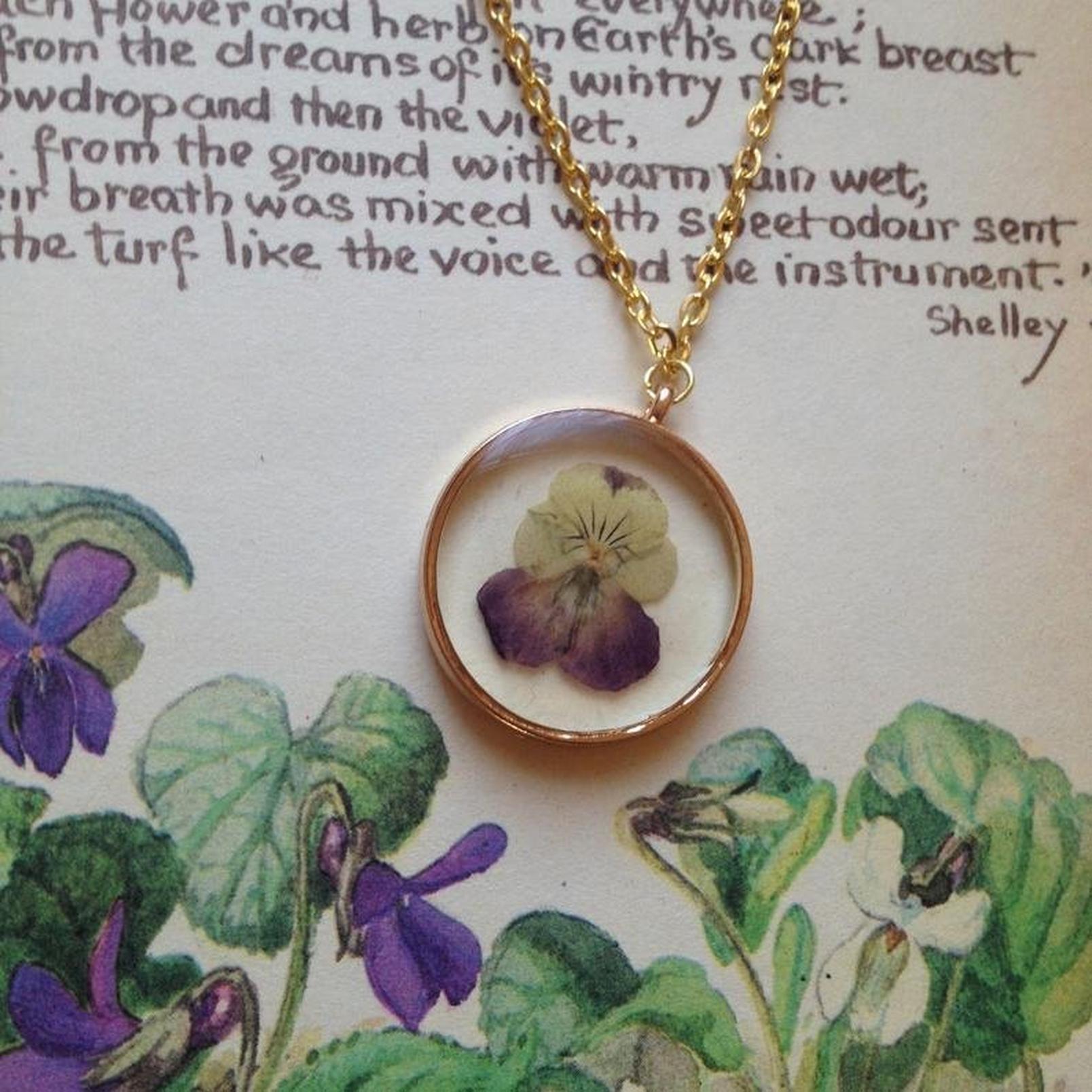 Etsy-Flower-necklace