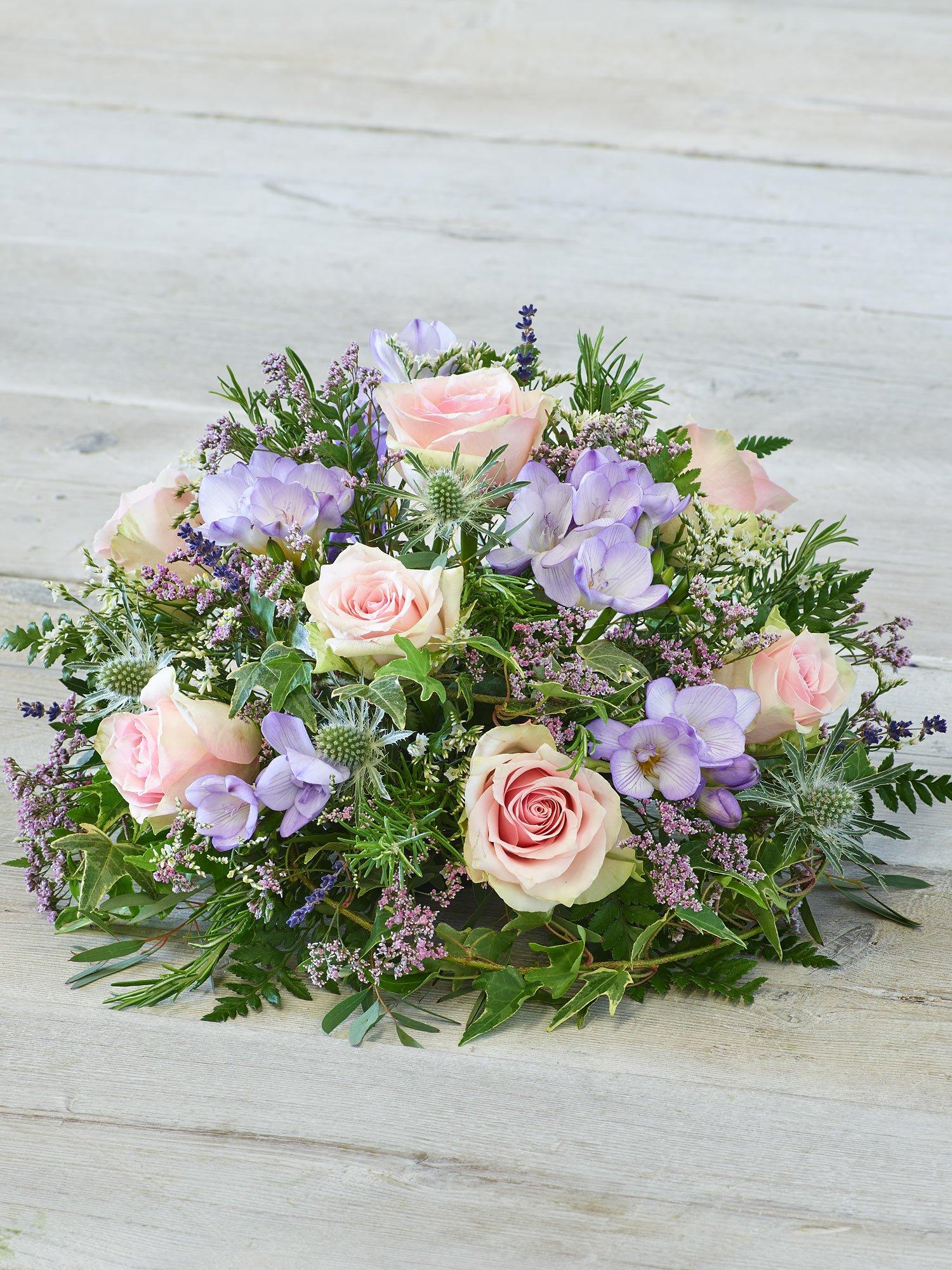 Funeral Flowers A Guide to Choosing Your Tribute Interflora Ireland