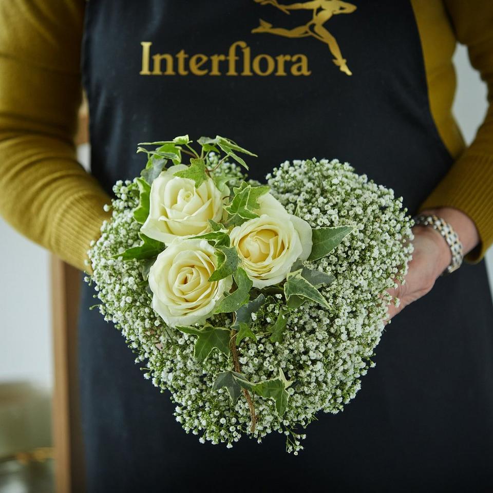 Meaningful tributes, made by hand