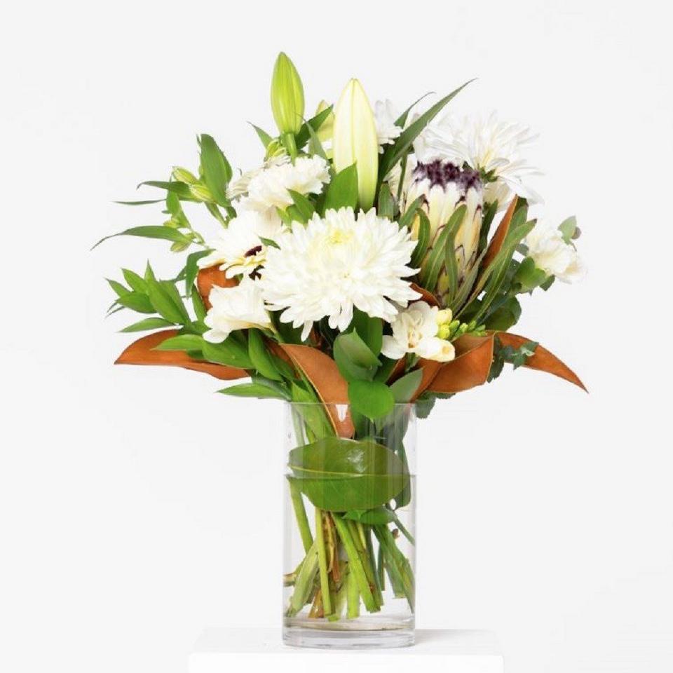 Seasonal Neutral Bouquet with vase