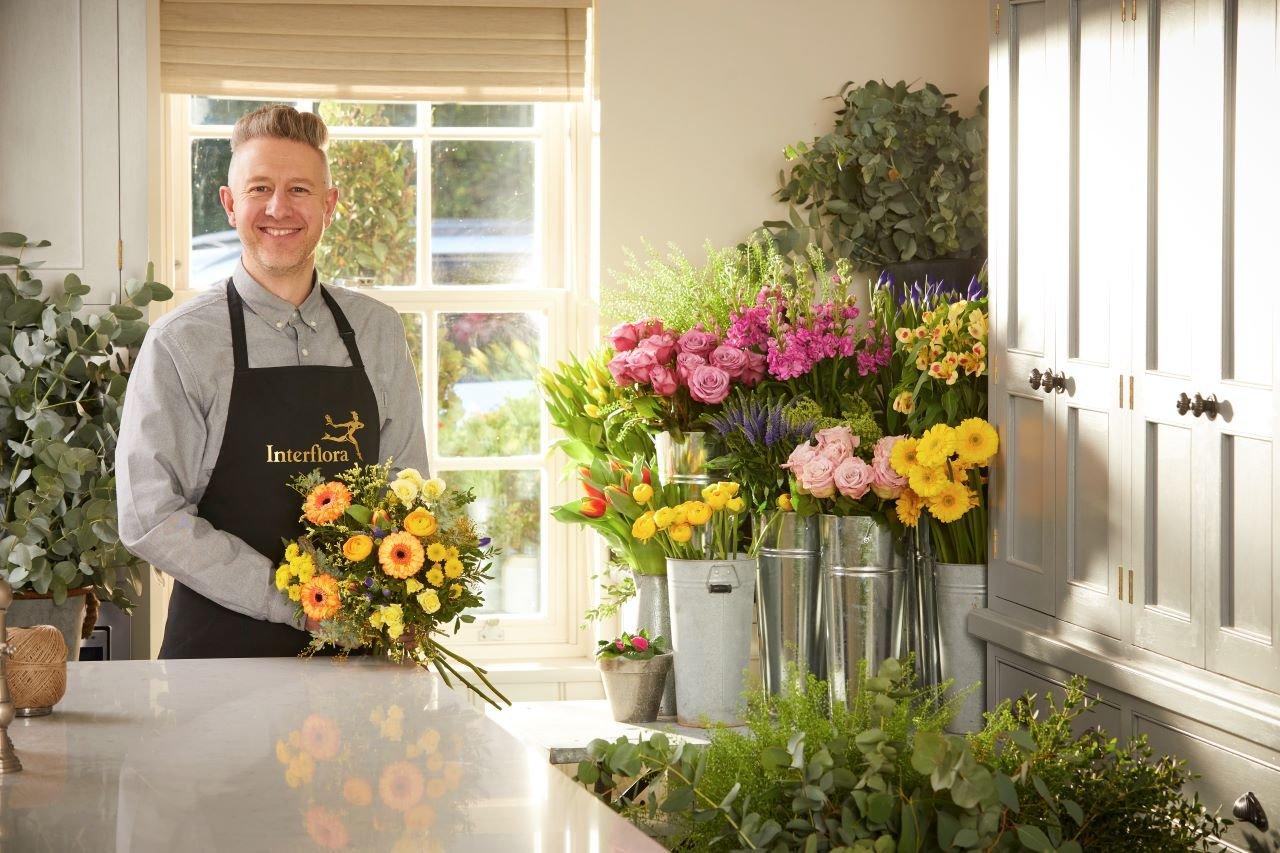 Florist-focus-spring-flowers-1