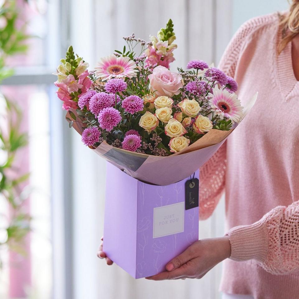 Pastel Gift Box made with the finest flowers