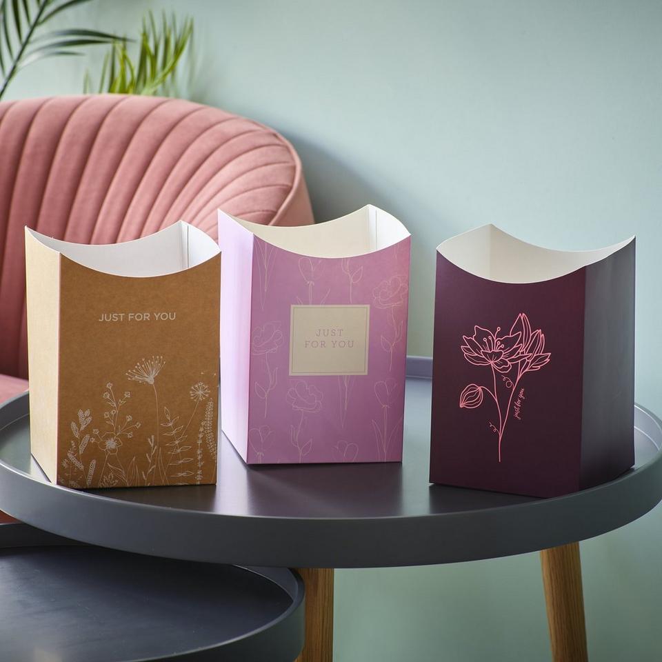 Image 5 of 5 of Gift box made with the finest flowers