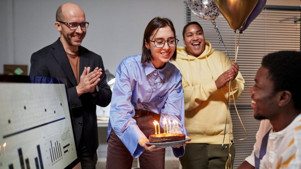 Happy-birthday-cake-at-work-desk