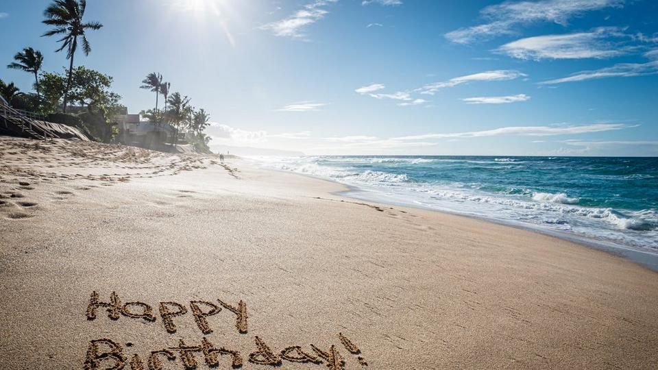 Happy-birthday-from-abroad-beach