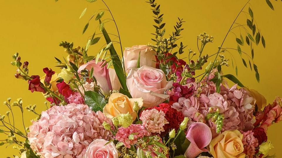 Interflora-bright-pastel-hand-tied-bouquet