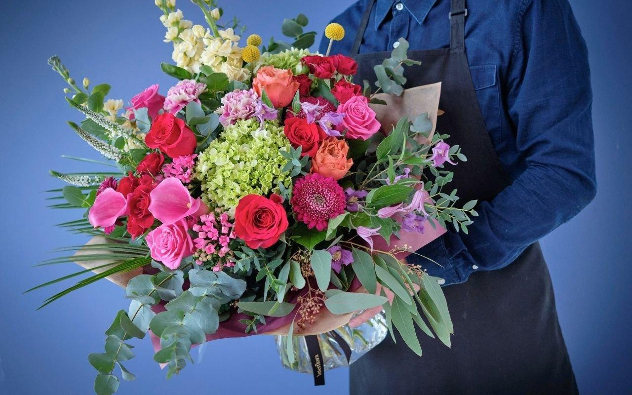 Interflora-florist-with-luxury-pink-green-bouquet