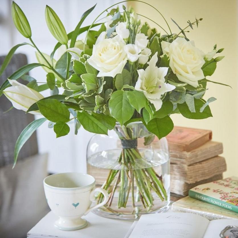 Interflora-white-rose-and-lily-bouquet-vase