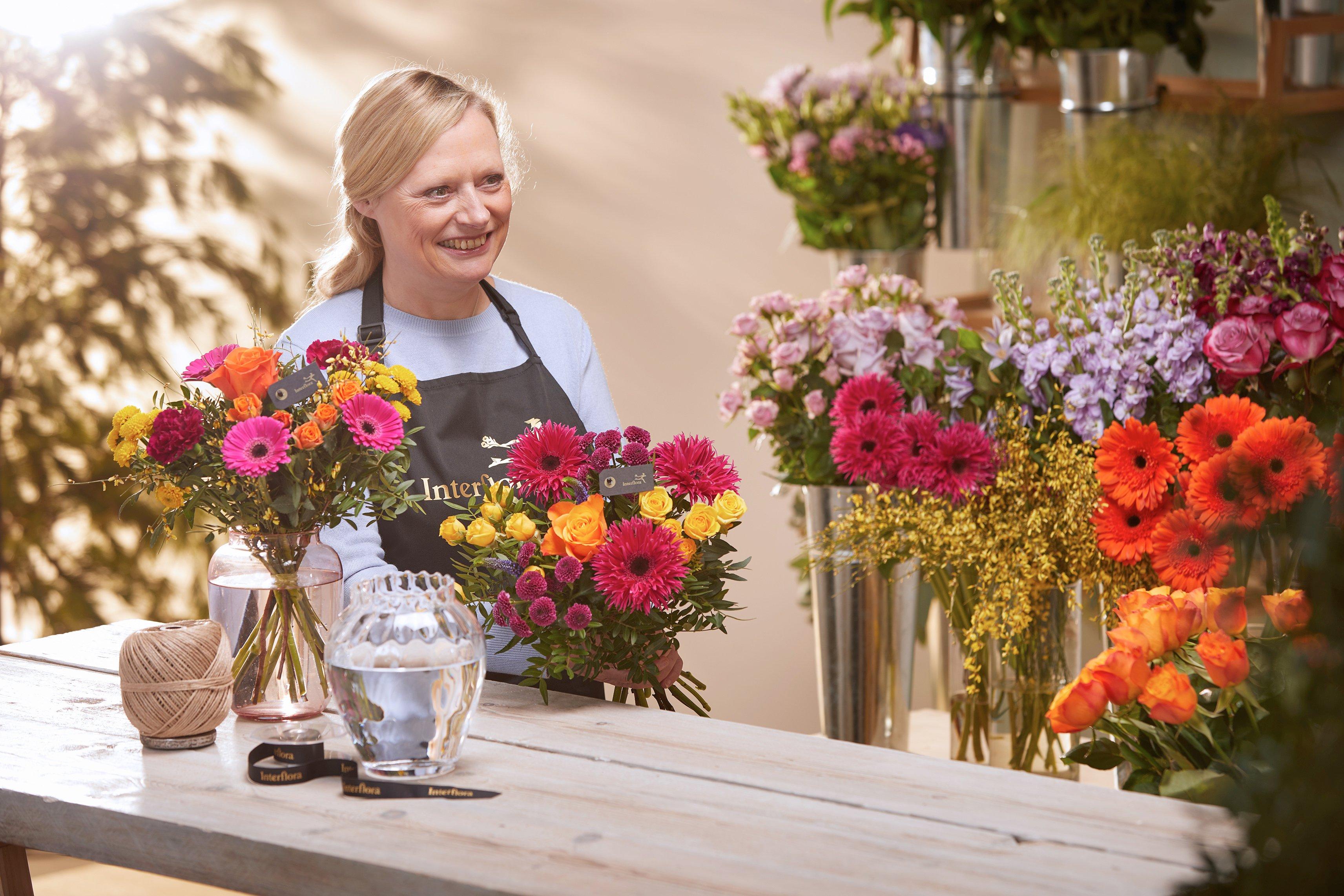 Interflora060121-2198