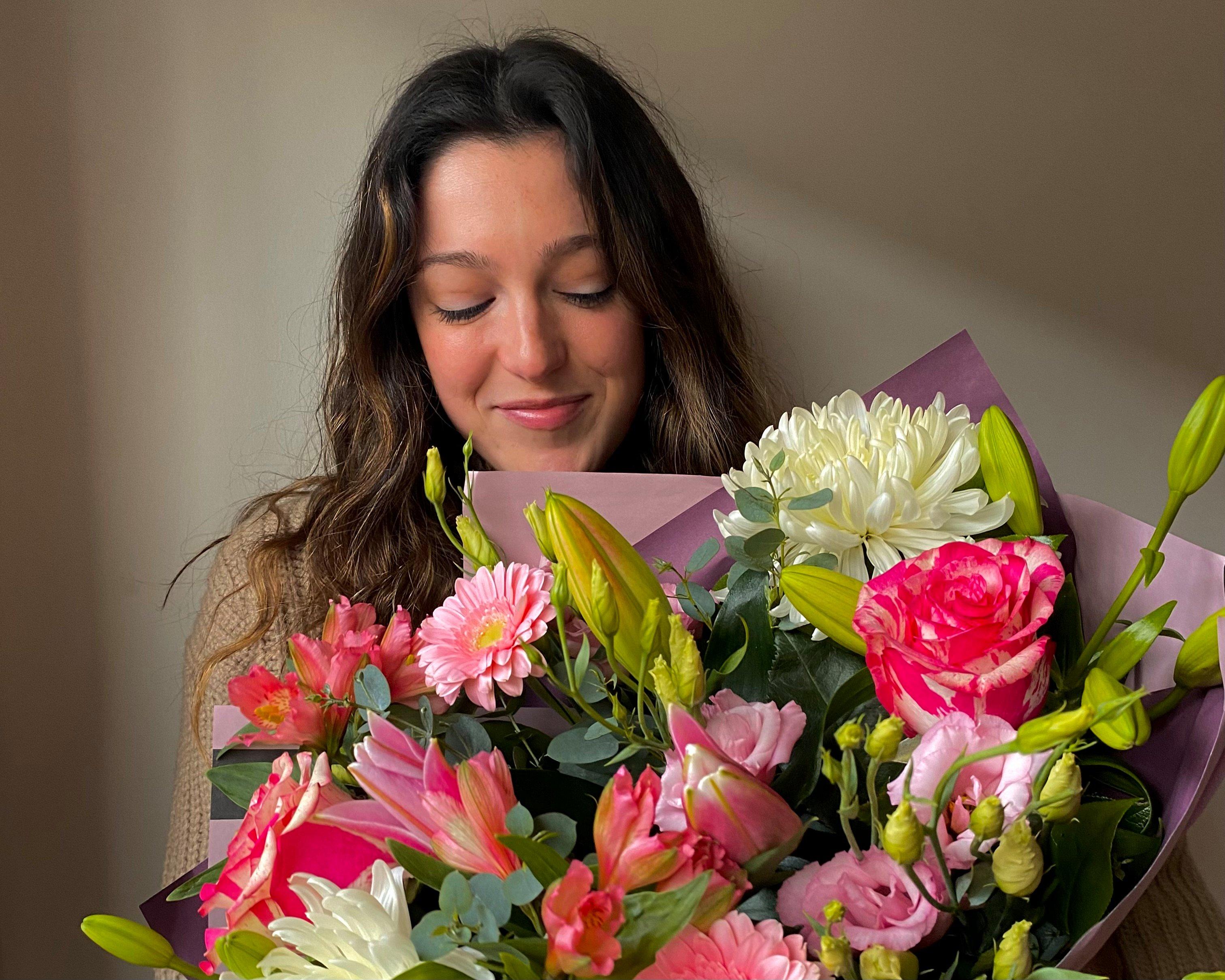 Izarbe - Valentine's Day Flowers1