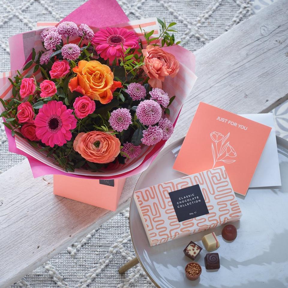 Lovely Mother's Day Bright Gift Box Bundle