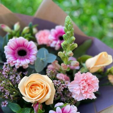 MUST CREDIT flowers_by_suzanne Made by Holly