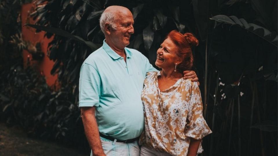 Old-couple-smiling-2
