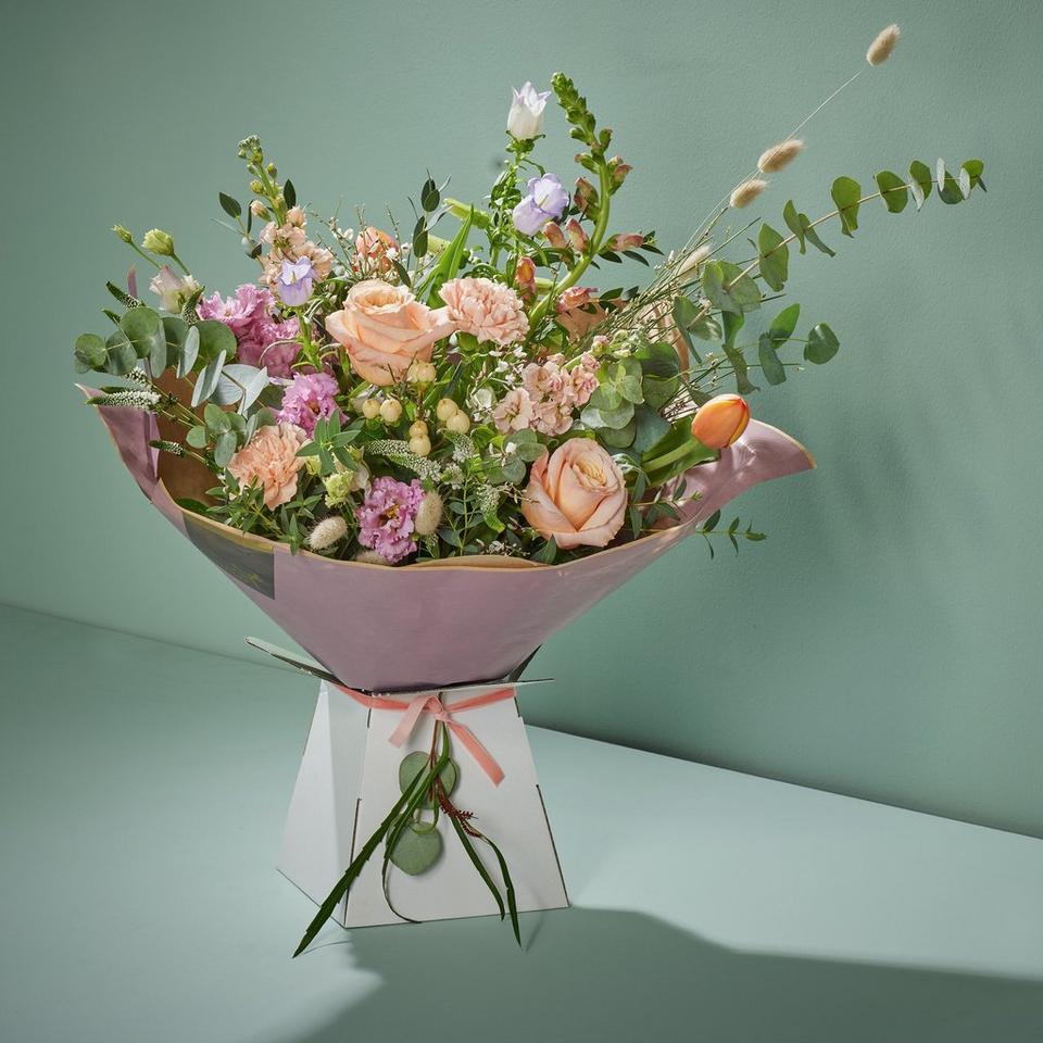 Image 3 of 4 of Luxury Trending Spring Bouquet