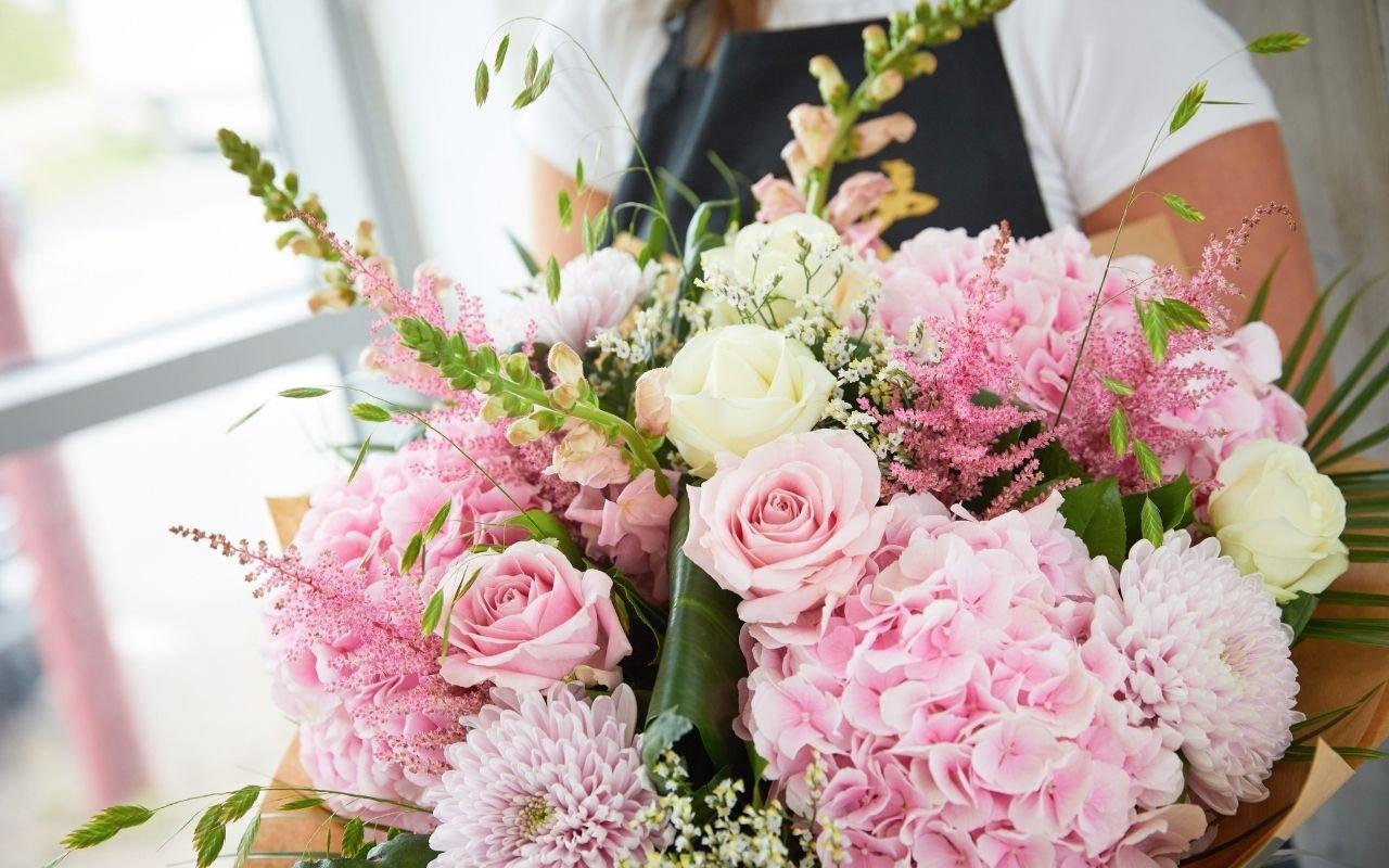 Untitled-design-2020-11-12T150654077-1-florist