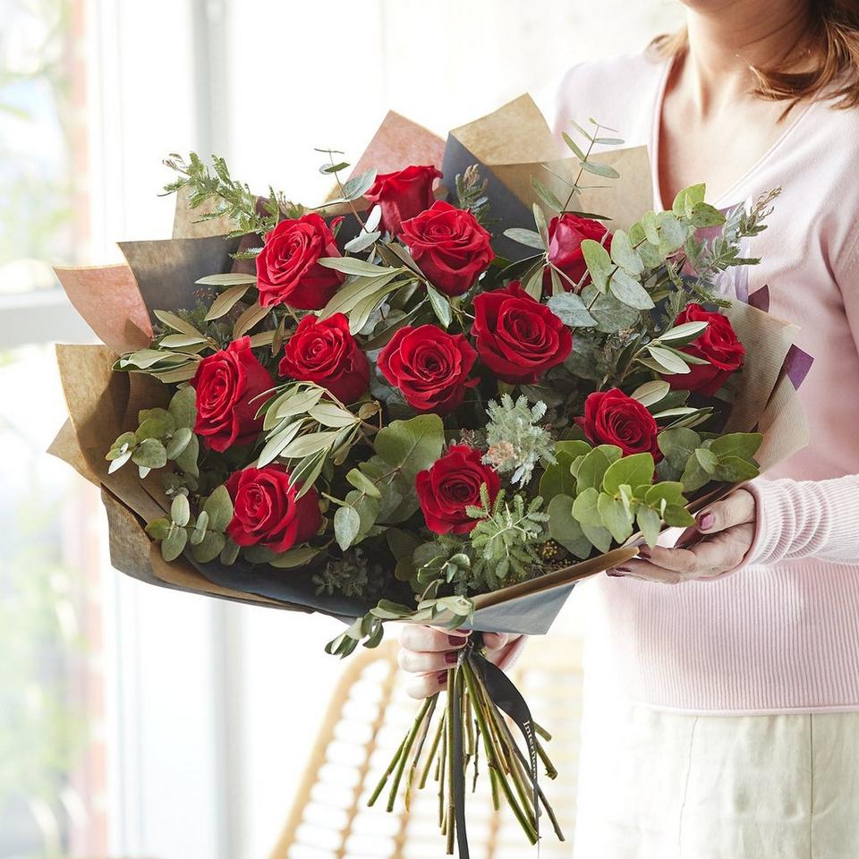 Specially Selected Large-headed Dozen Red Roses