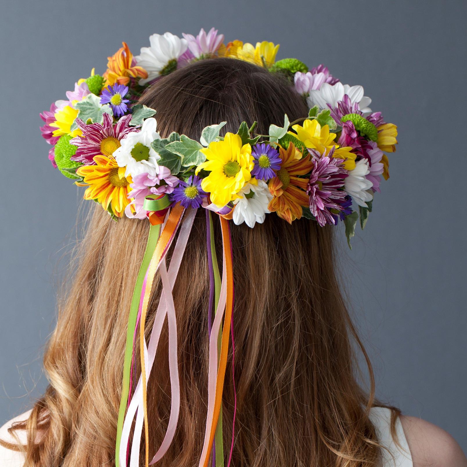 Vibrant-Hair-Garland-1