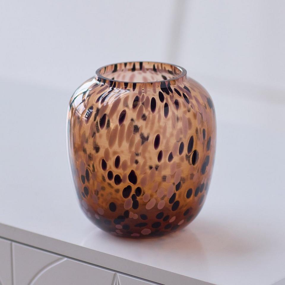Image 5 of 5 of Classic Christmas Vase