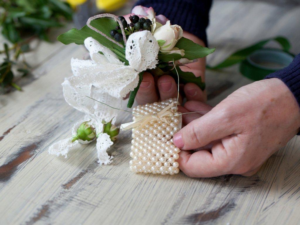 Diy wrist shop corsage