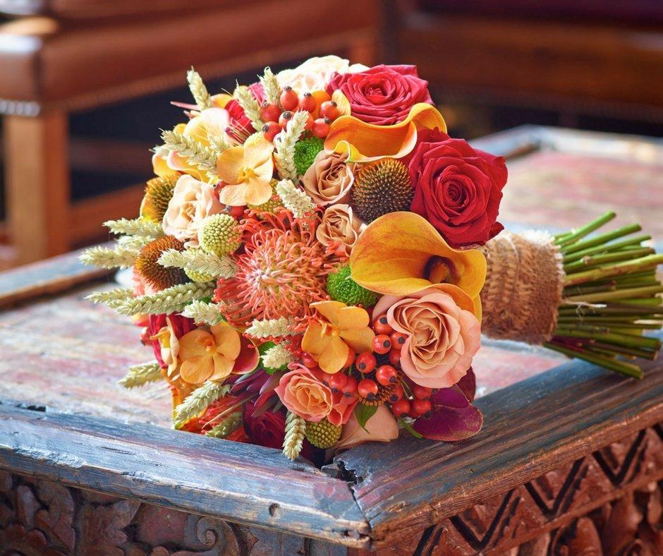 autumnul-bridal-bouquet-orange-flowers