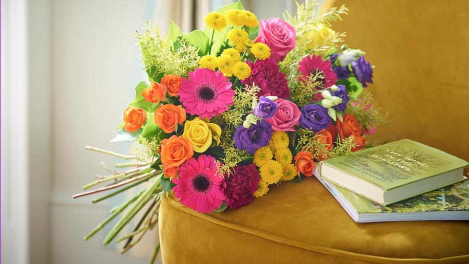 bright-bouquet-germini-roses-flowers