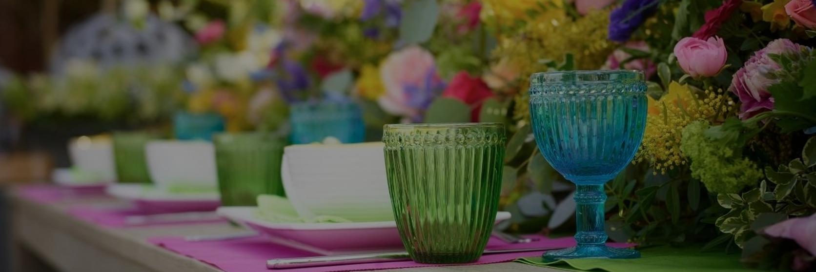bright-easter-floral-table-arrangement