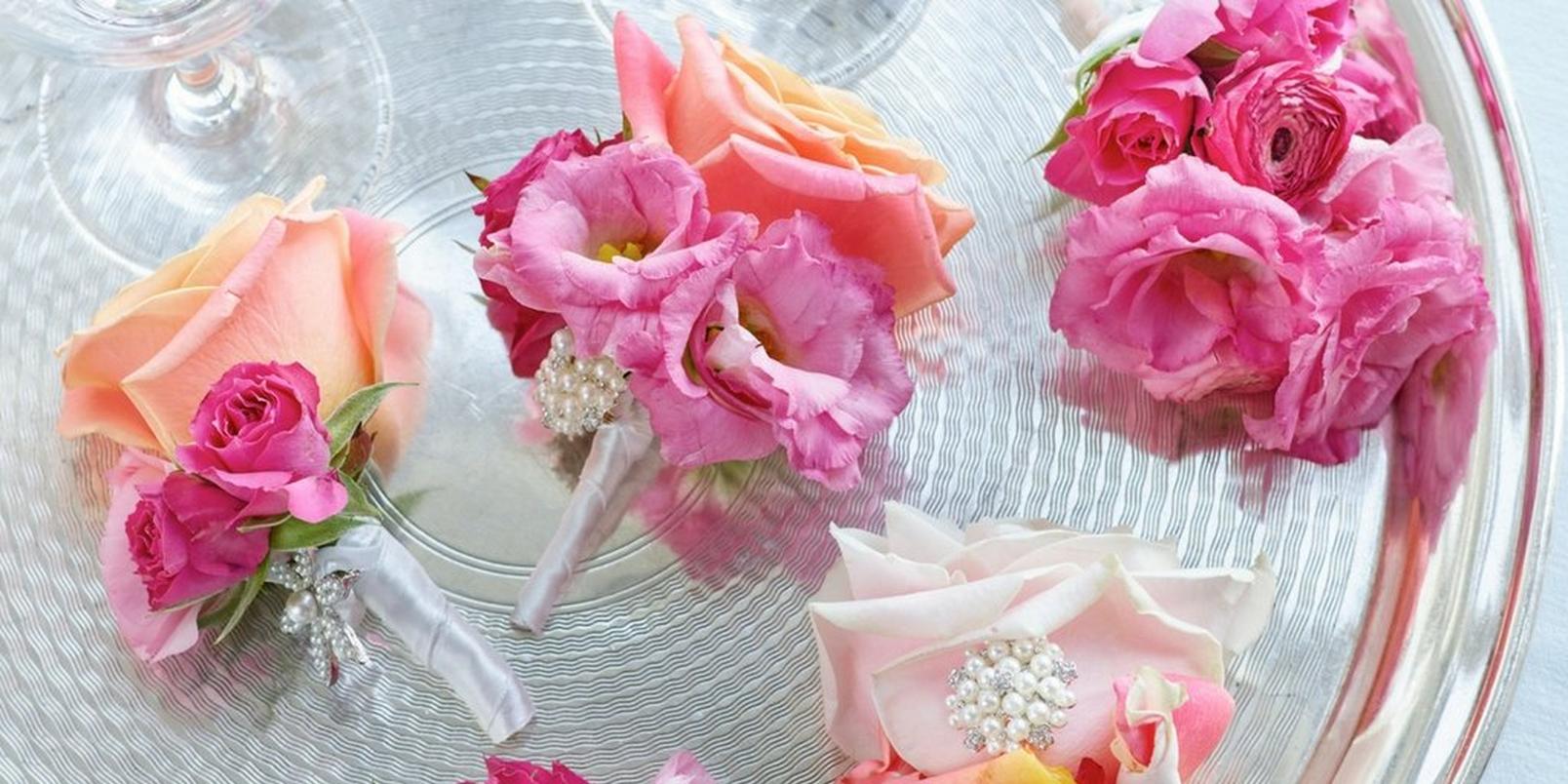 buttonholes-pink-peach-roses-lisianthus