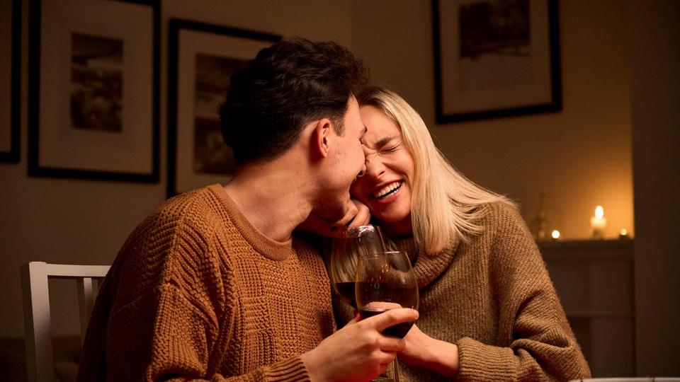 couple-laughing-together