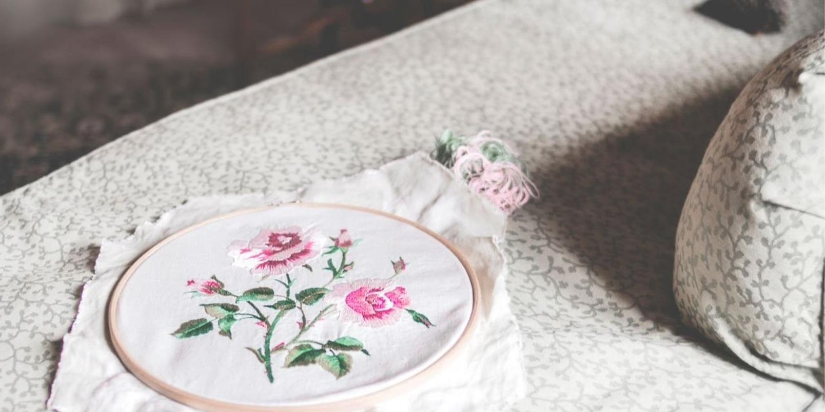 embroidery-roses-gift
