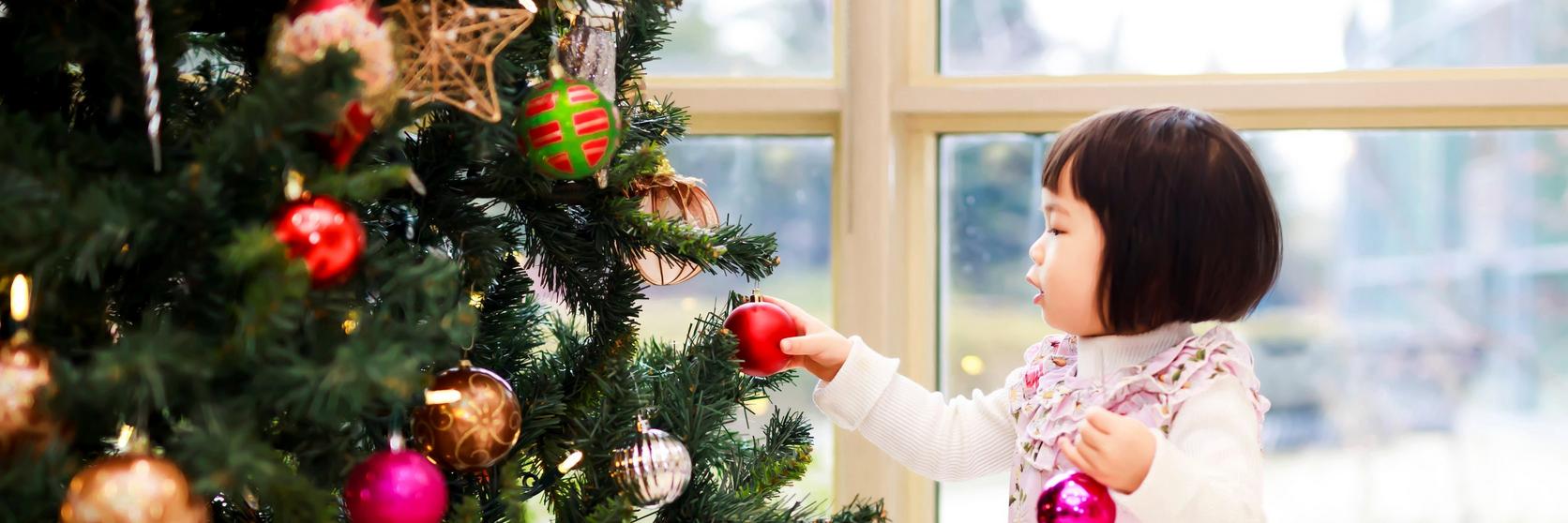 festive-family-decorating