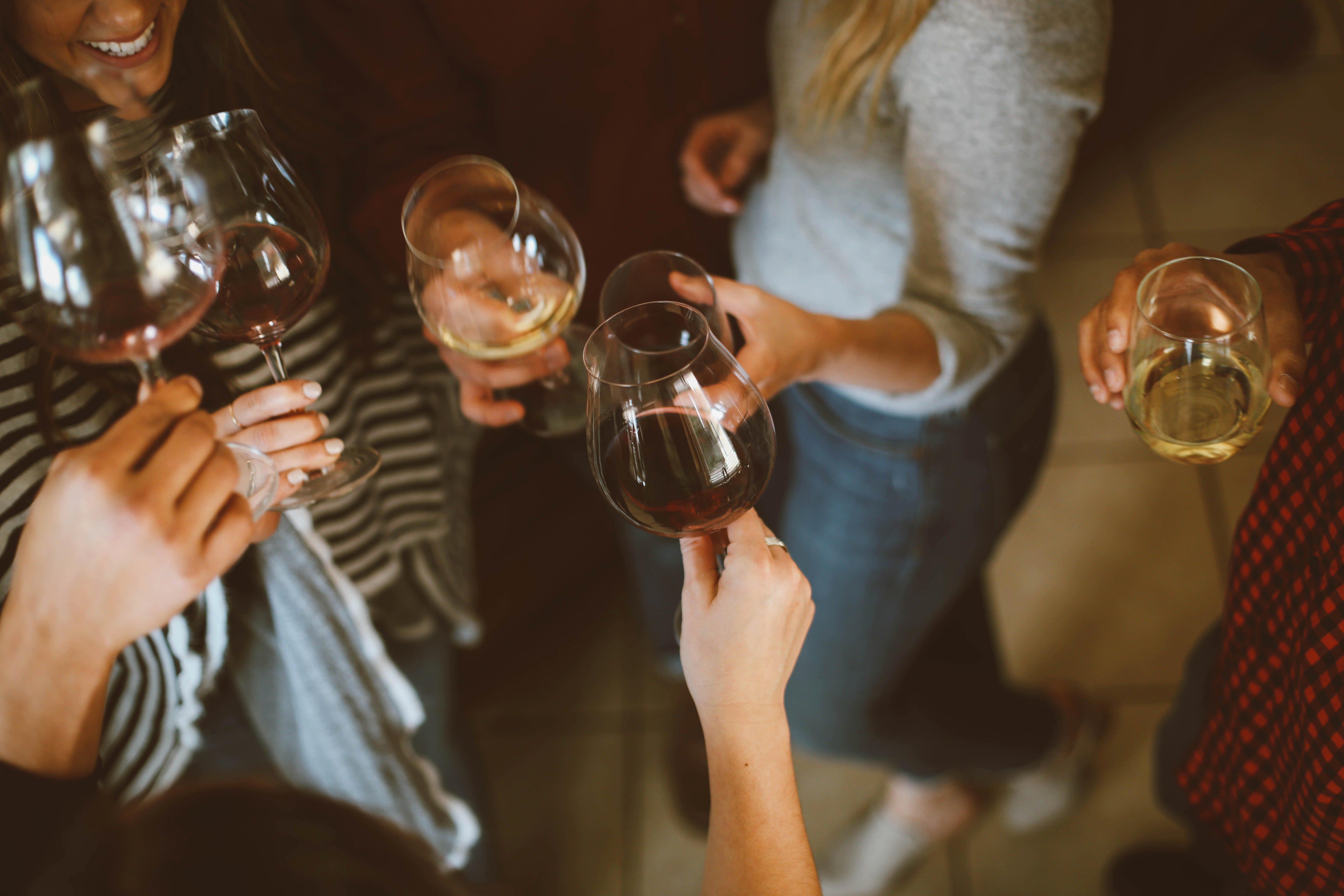 friends-drinking-wine-together