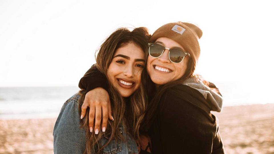 friendship-on-beach