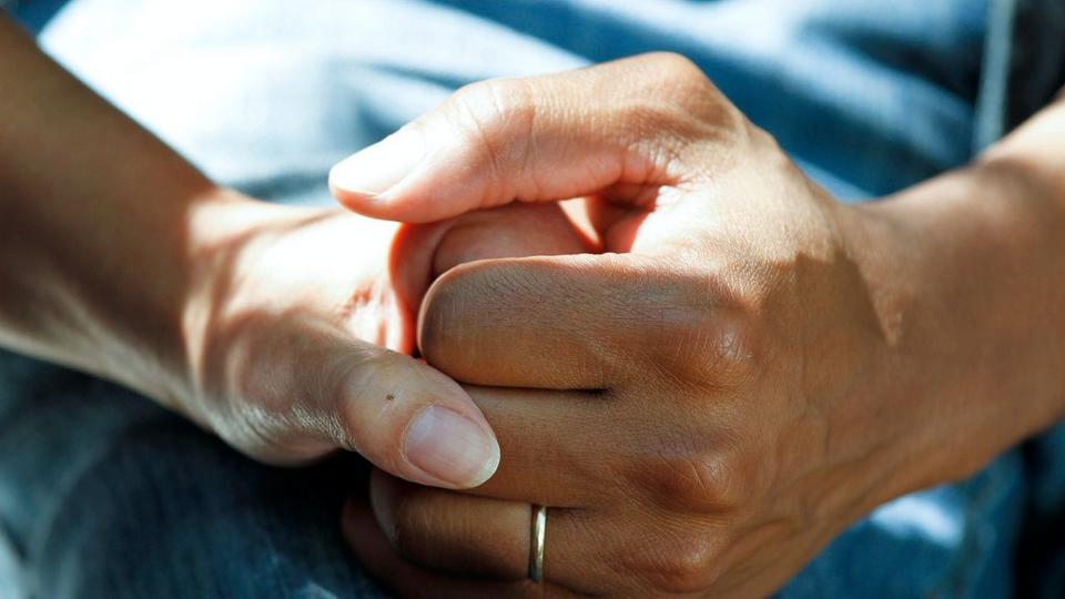 holding-hands-sympathy