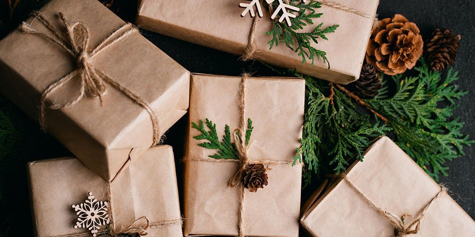 how-to-wrap-presents-like-a-pro-1
