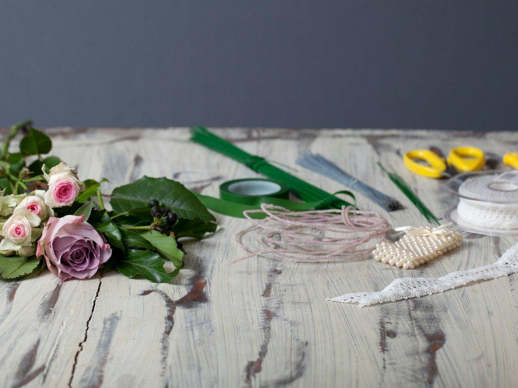 Wedding Wrist Corsage | How to make fresh flowers bracelet | DIY Brscelet -  YouTube | Flower bracelet diy, Flower bracelet, Flower bracelet wedding