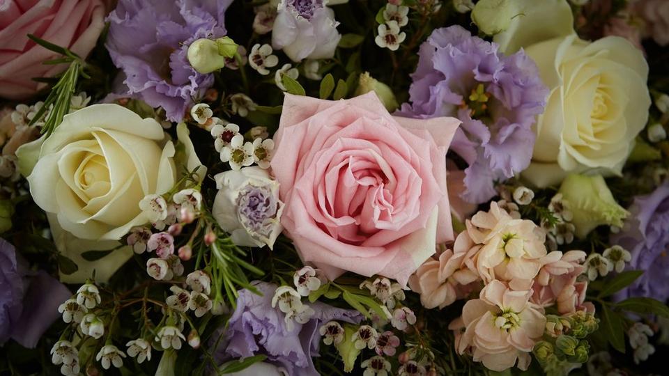 interflora-product-funeral-tribute-pastels