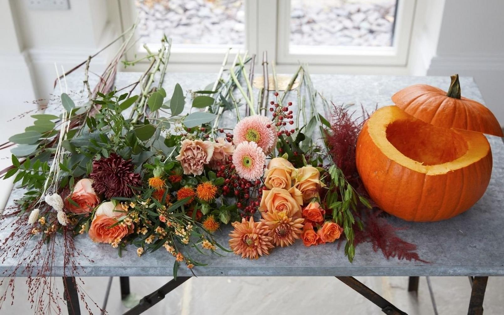 pumpkin-flower-arrangement-roses-chrysanthemums-germini