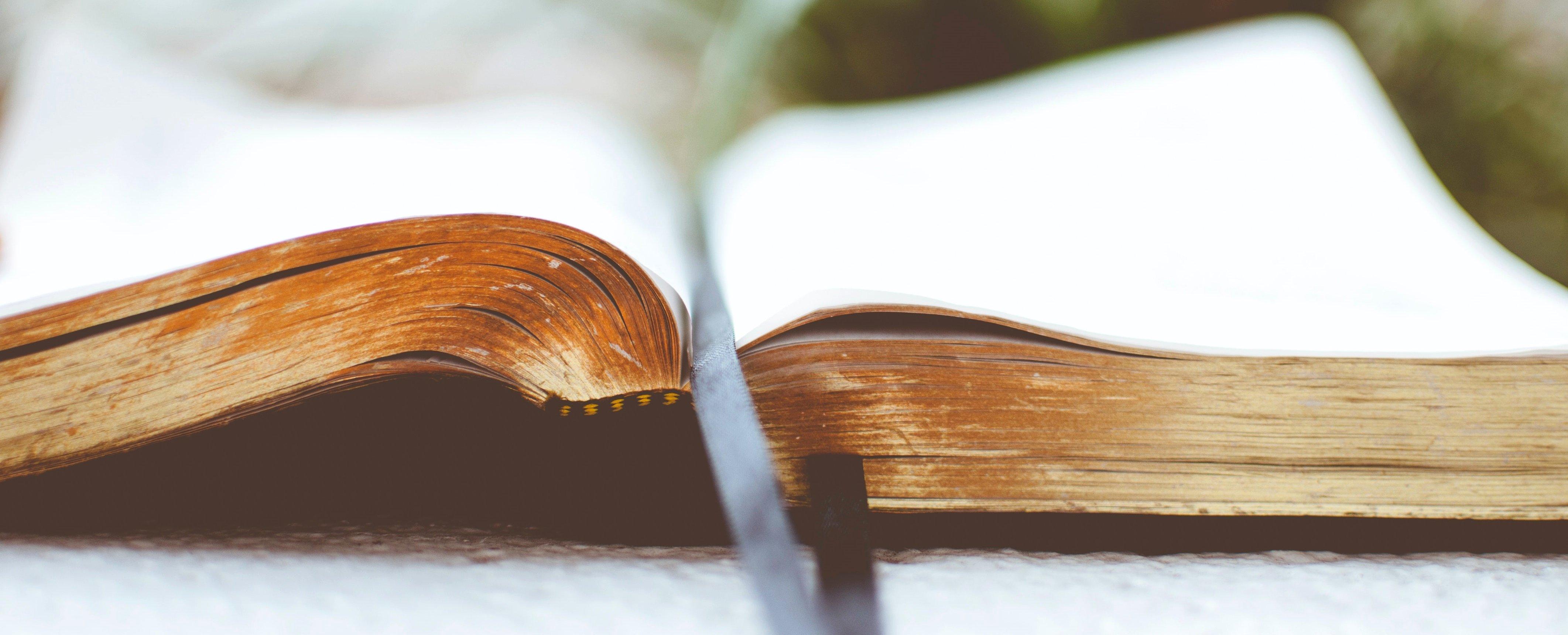 religious-funeral-reading-crop