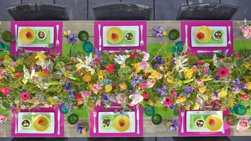 spring_tablescape-bright-flowers