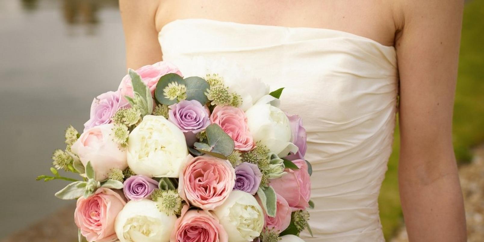 the-hidden-symbolism-in-your-wedding-bouquet-3