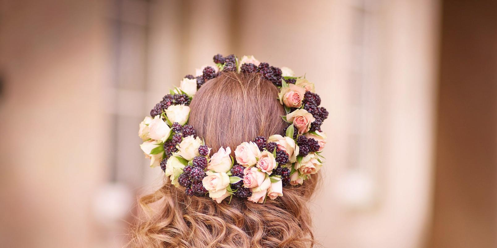 wedding-flower-crown-white-pinks