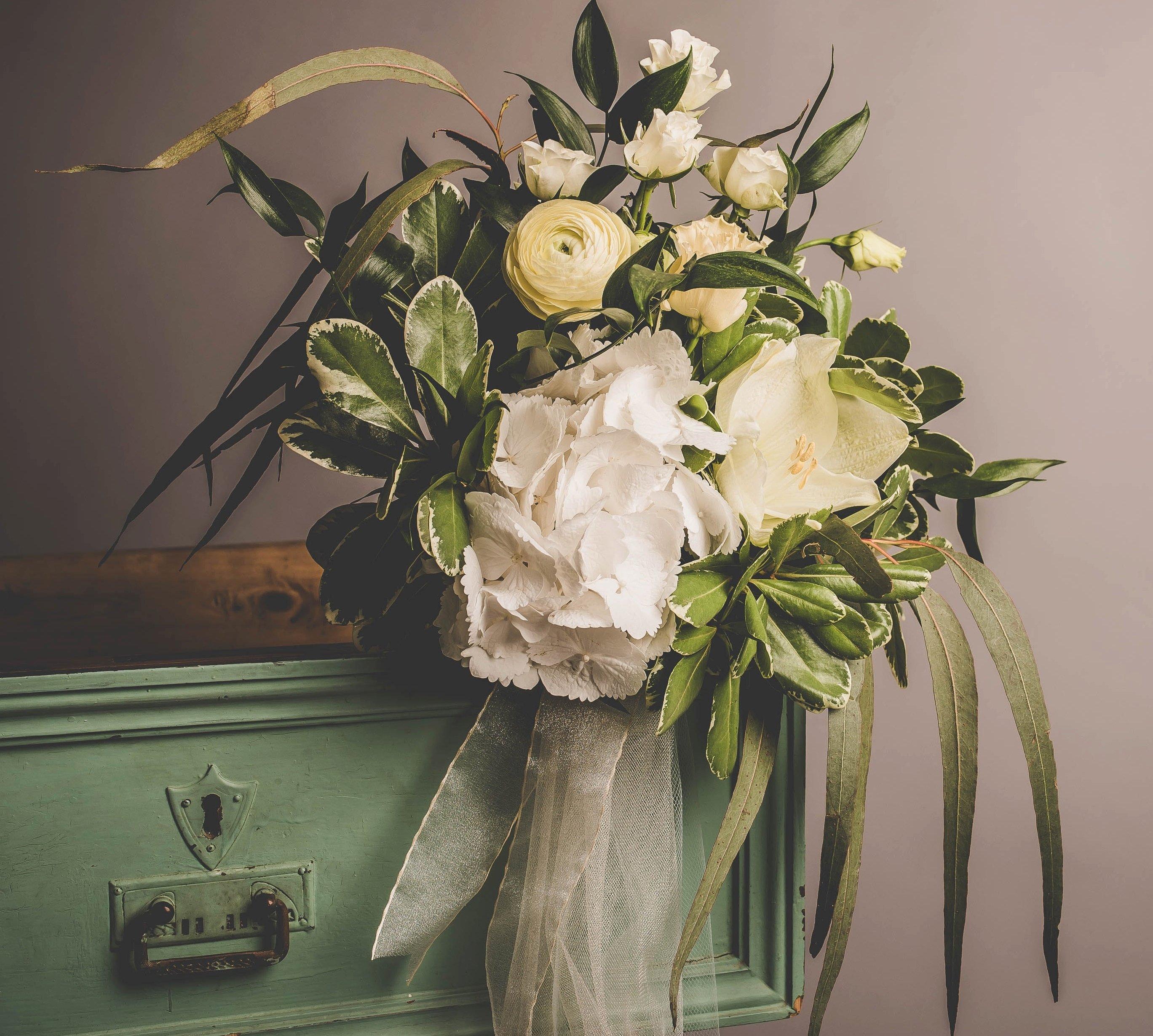 white-funeral-flowers